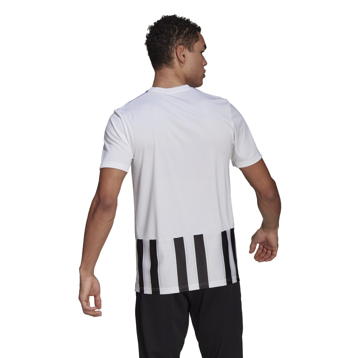 חולצת אדידס קצרה בצבע לבן פסים שחורים לאורך