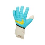 כפפות שוער Nike Phantom Elite Goalkeeper Gloves בצבע לבן ובגב כף היד תכלת עם וי צהוב