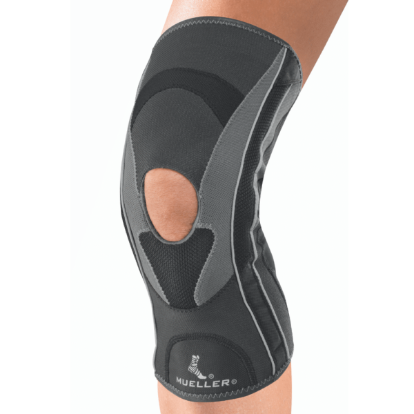 Hg80® Premium Knee Stabilizer - מגן ברך צבע אפור כהה ובהיר על רגל של ספורטאי