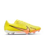 נעלי כדורגל נייקי Nike Zoom Mercurial Vapor 15 Academy MG צבע צהוב בננה אפרסק סוליה חצי לבנה ואלמנטים בשחור