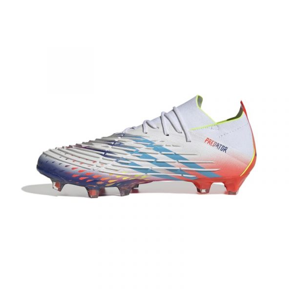 נעלי כדורגל אדידס מקצועיות בצבעי המונדיאל 2022 צבע לבן עם סוליה בצעי קשת זוהרים ציורי קוצים מצדדים צבעוניים וחיתוך נמוך