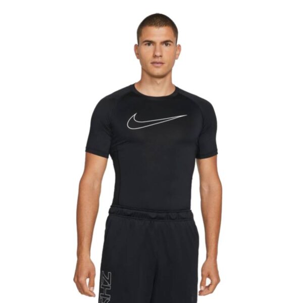 חולצה קצרה Nike Pro Dri-FIT שחורה על דוגמן תמונה מקדימה חצי גוף