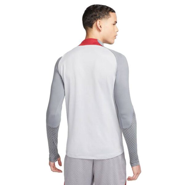 חולצת כדורגל לאימון Nike Dri-FIT Liverpool FC Strike תמונה מאחור חצי גוף