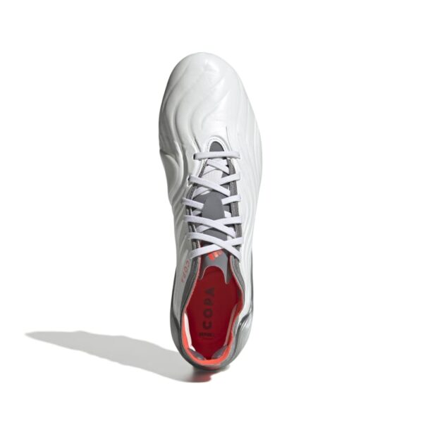 נעלי כדורגל אדידס Copa Sense.1 SG לבן, סוליה ועקב אפור עם נגיעות של כתום