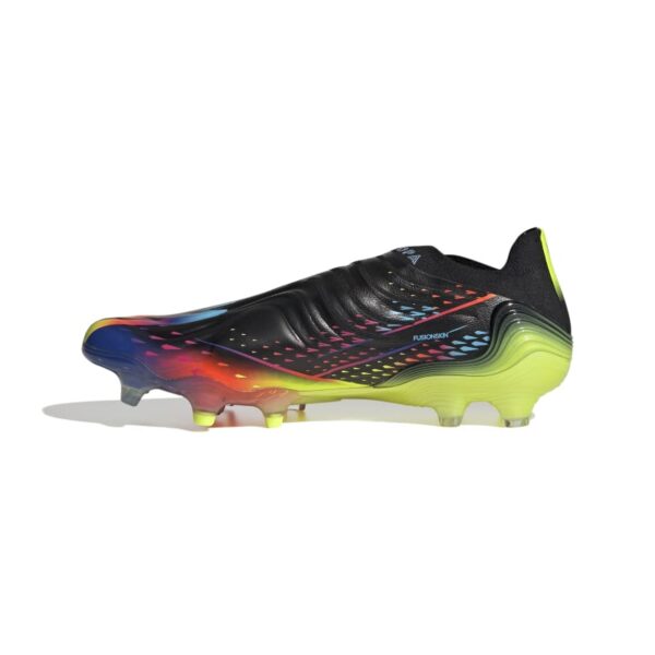 נעלי כדורגל Adidas Copa Sense+ FG צבע שחור, סוליה ופסים בצבעי קשת זוהרים