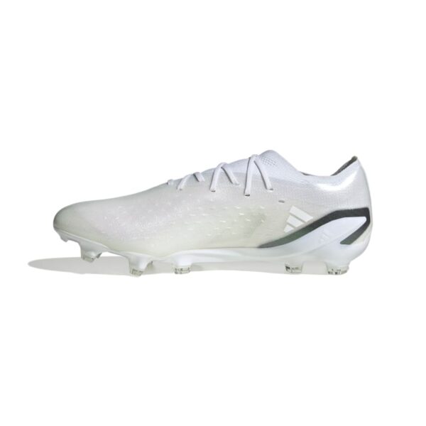 נעלי כדורגל אדידס X Speedportal.1 FG צבע לבן קרם שני גלים שחורים בעקב