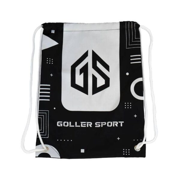 תיק שק עם הדפס גאומטרי Goller Sport תמונה של התיק ריק מלפנים עם הצורות הגיאומטריות פסים ונקודות בלבן על רקע שחור שרוכים לבנים