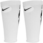 ⁦מחזיק מגני עצם נייקי לבן Nike Guard Lock Elite⁩ – תמונה ⁦3⁩