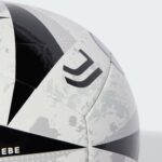⁦כדור כדורגל יובנטוס אדידס Juventus Home Club Ball⁩ – תמונה ⁦4⁩