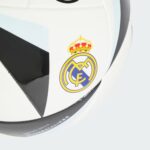⁦מיני כדור כדורגל אדידס ריאל מדריד Real Madrid Home Mini Ball⁩ – תמונה ⁦4⁩